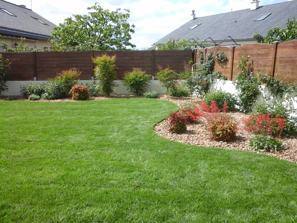Travaux d’entretien dans un jardin